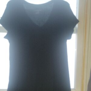 Liz Lange Black V-Neck Short Sleeve Top